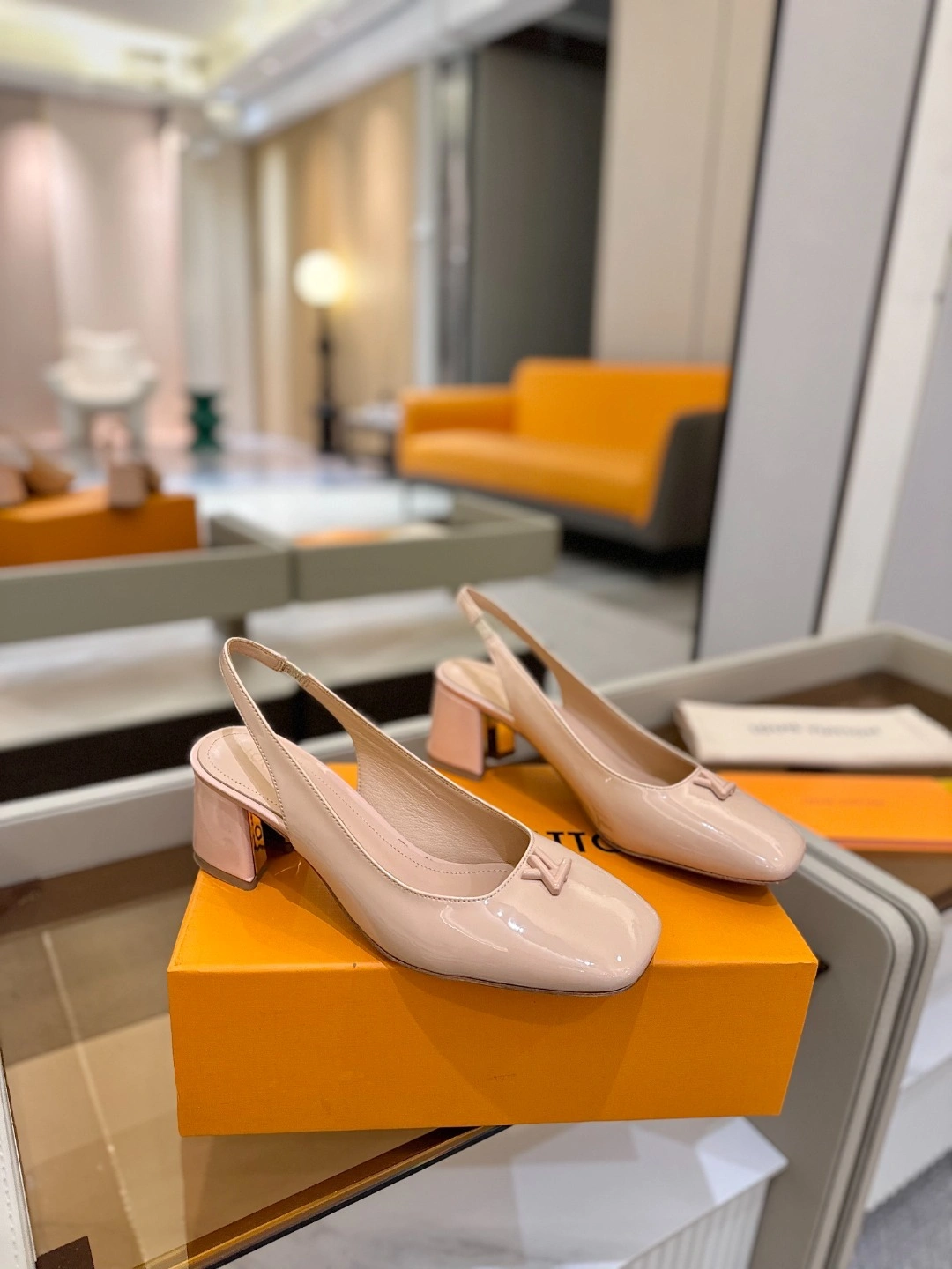 COCO-- 8V 1AGUF4 Calfskin goatskin Heel height：5.5CM item:E-X158D4124